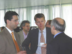 linkes Bild (v.l.n.r): Dr. W. Rottbauer (Heidelberg), Dr. B. Ivandic (Heidelberg), Prof. H. Schunkert (Lbeck), Prof. H. A. Katus (Heidelberg)
